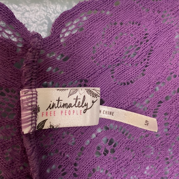 SOLD Free People Chase Me Women's Lace Brami Crop Top in Purple - Picture 4 of 6